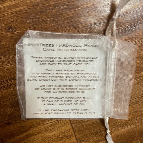 Laser etched pendant - Picture 4 of 5